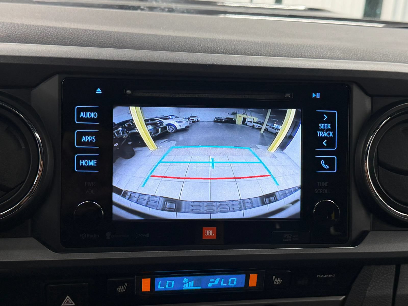 Used 2018 Toyota Tacoma TRD Sport AWD/4WD image 33