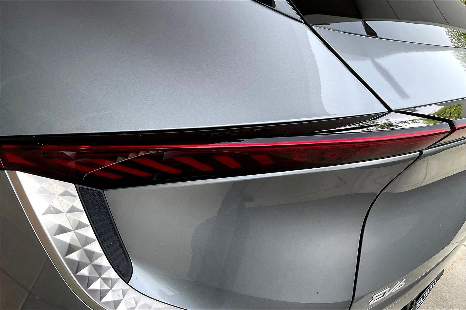 Used 2024 Kia EV6 Wind w/ Wind Technology Package AWD/4WD image 23