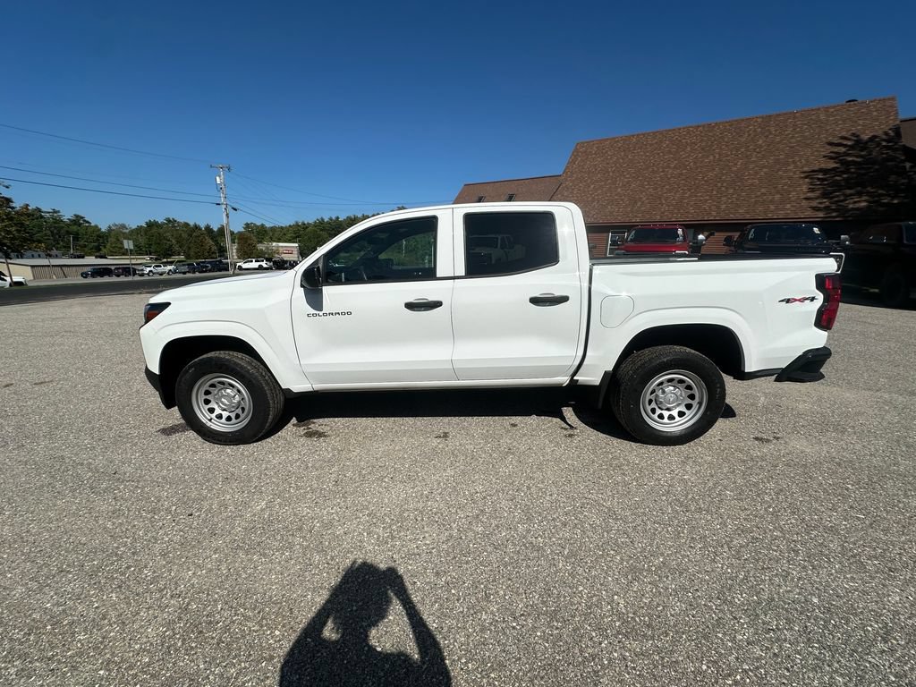 Used 2023 Chevrolet Colorado W/T w/ WT Convenience Package AWD/4WD image 2