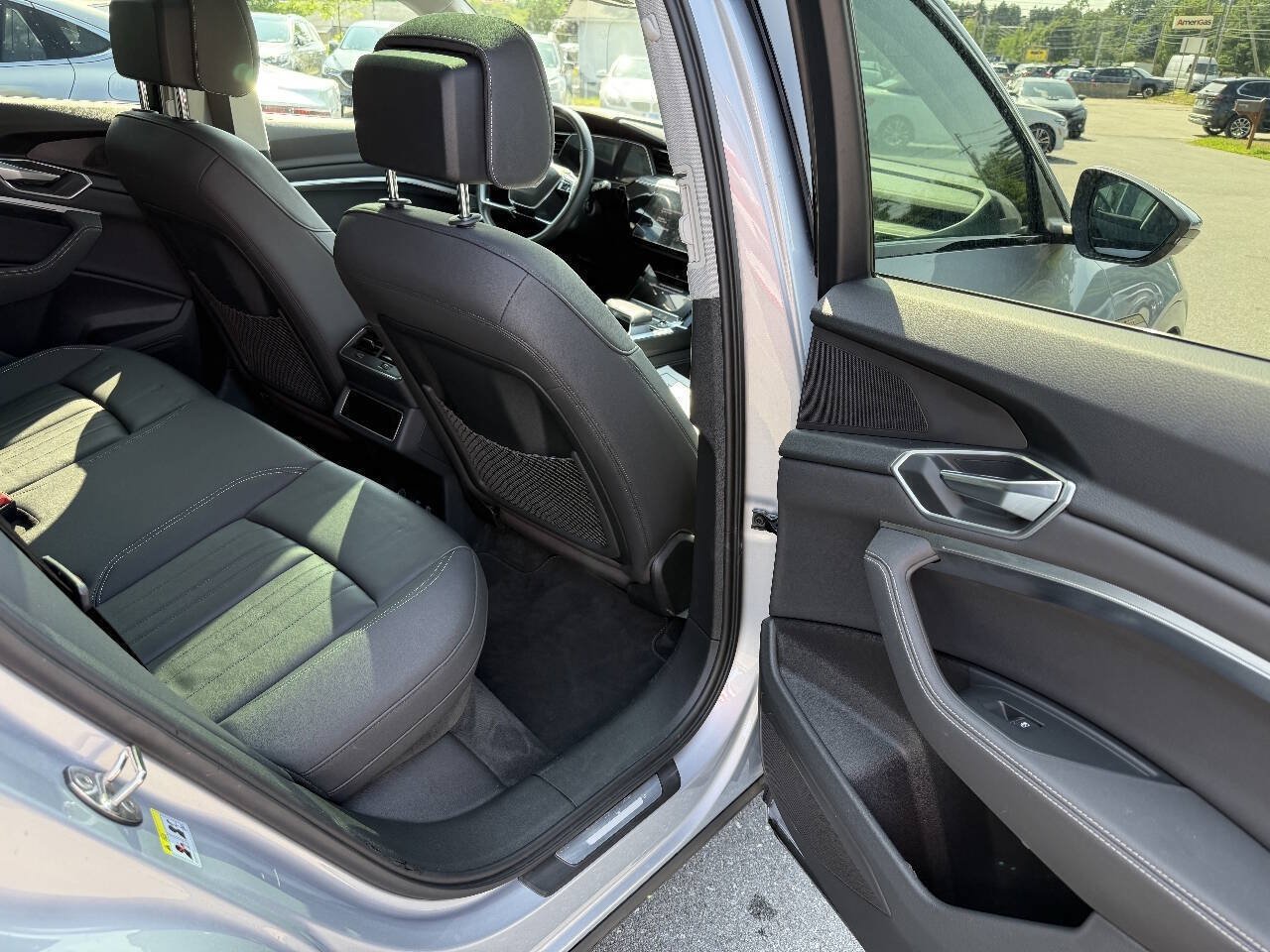 Used 2021 Audi e-tron Premium w/ Convenience Plus Package AWD/4WD image 10