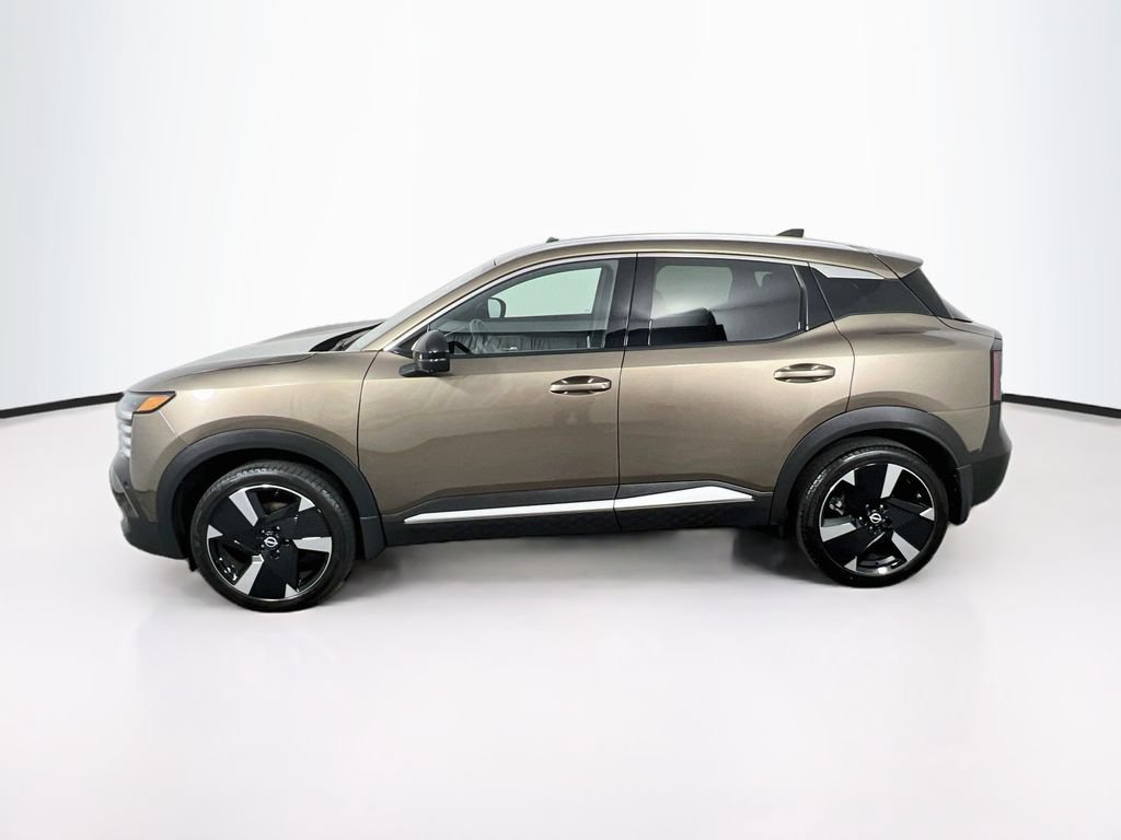 Used 2026 Nissan Kicks SR w/ SR Premium Package AWD/4WD image 4