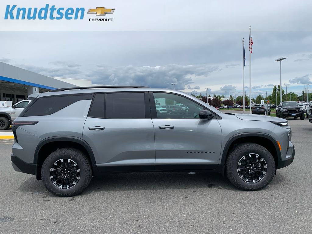 New 2026 Chevrolet Traverse Z71 w/ Enhanced Driving Package AWD/4WD image 8