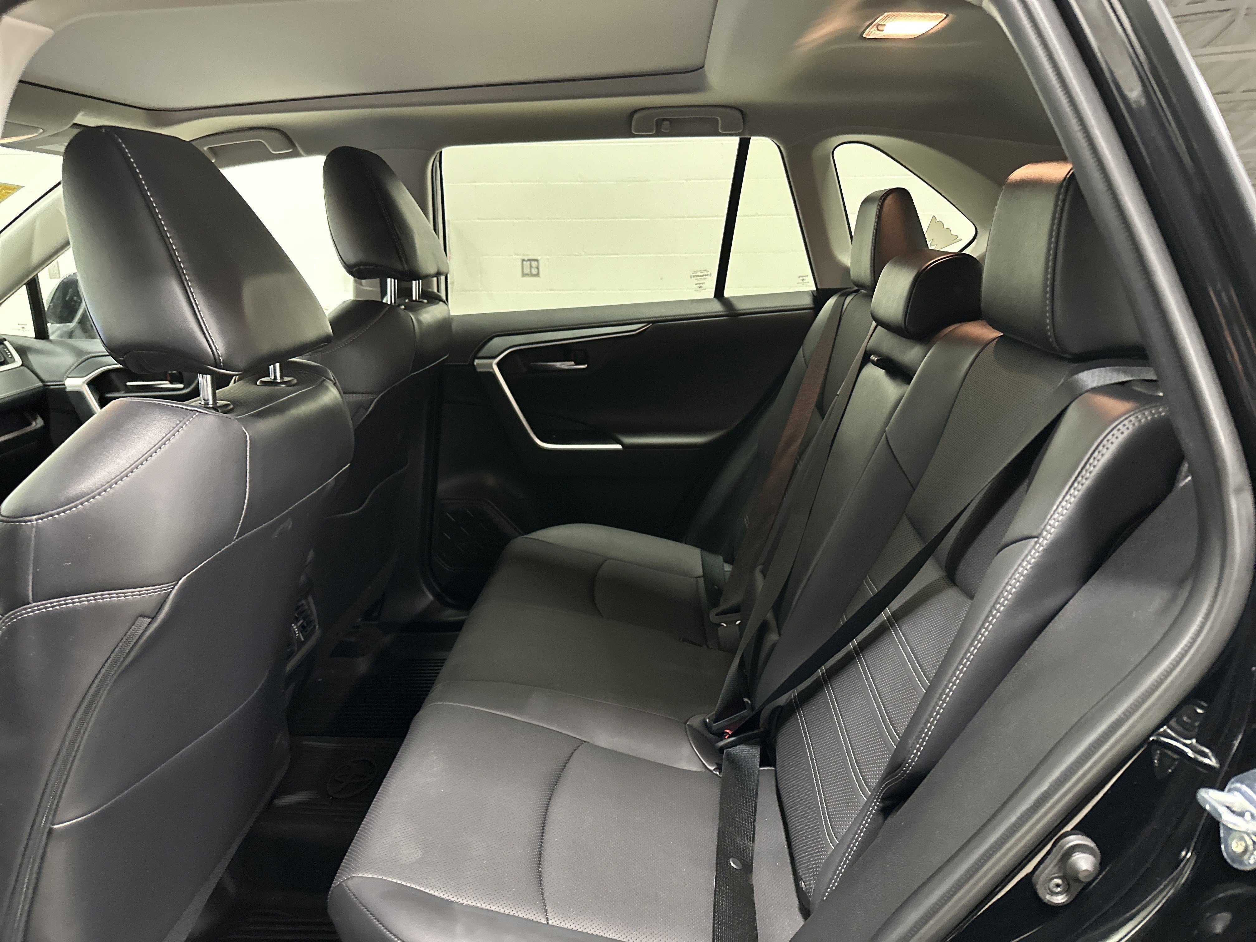 Used 2021 Toyota RAV4 Limited image 31