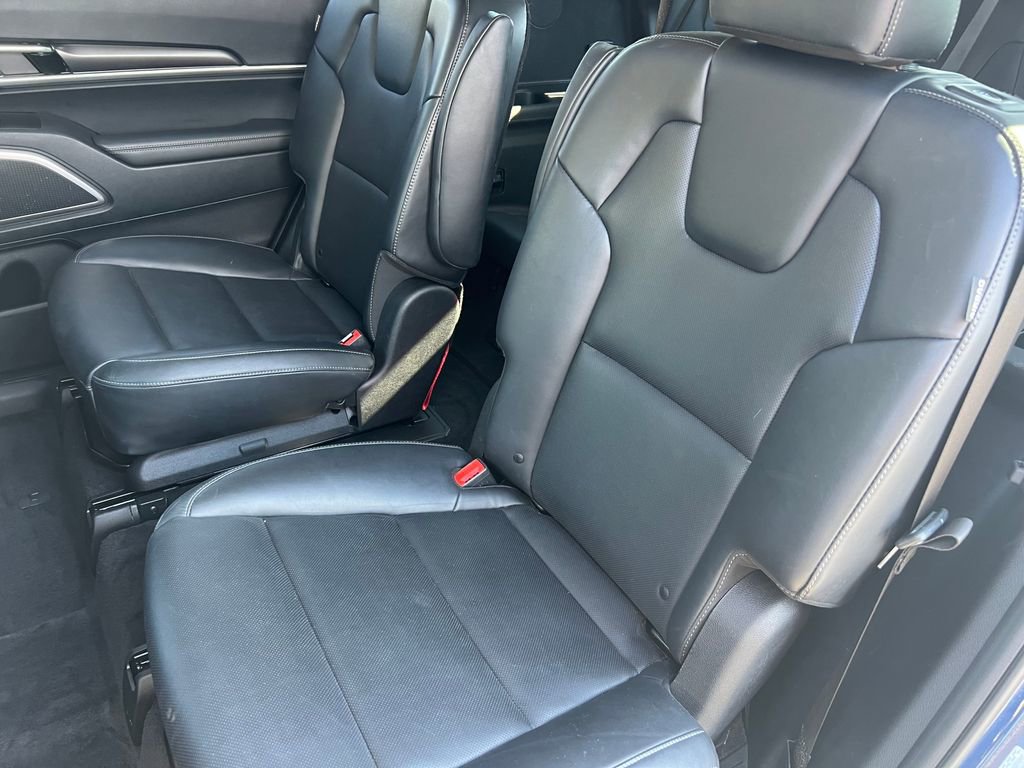 Used 2025 Kia Telluride S image 16