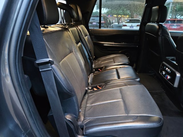 Used 2018 Ford Expedition XLT w/ Equipment Group 201A RWD image 16