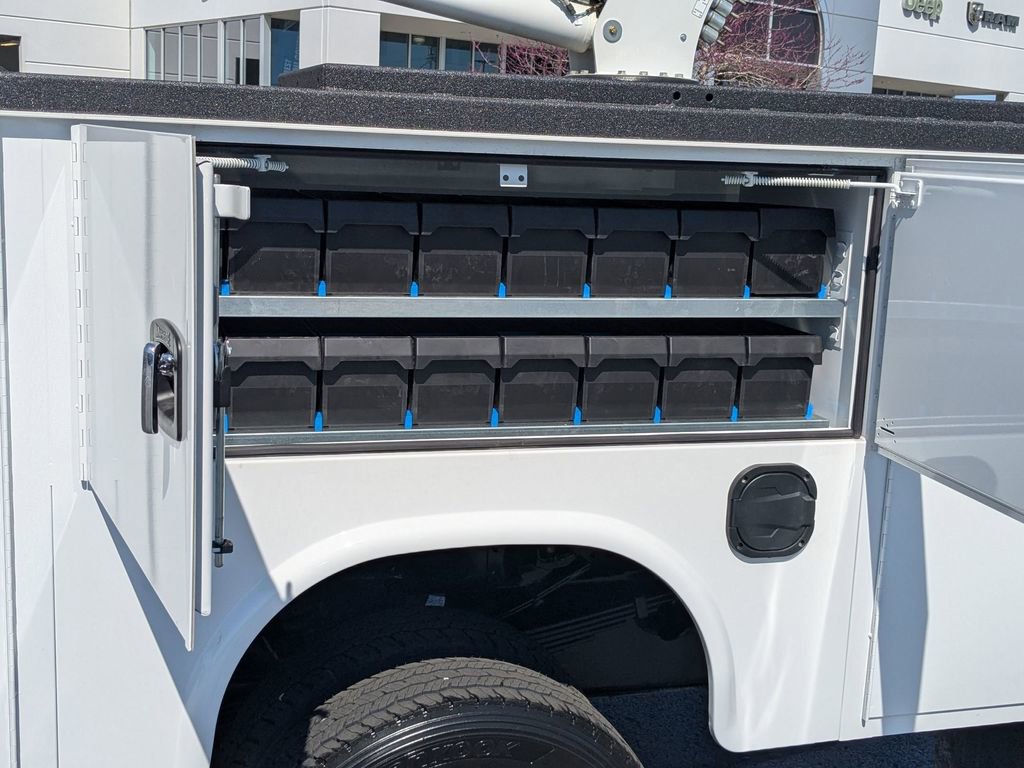 New 2024 RAM 5500 Tradesman AWD/4WD image 11