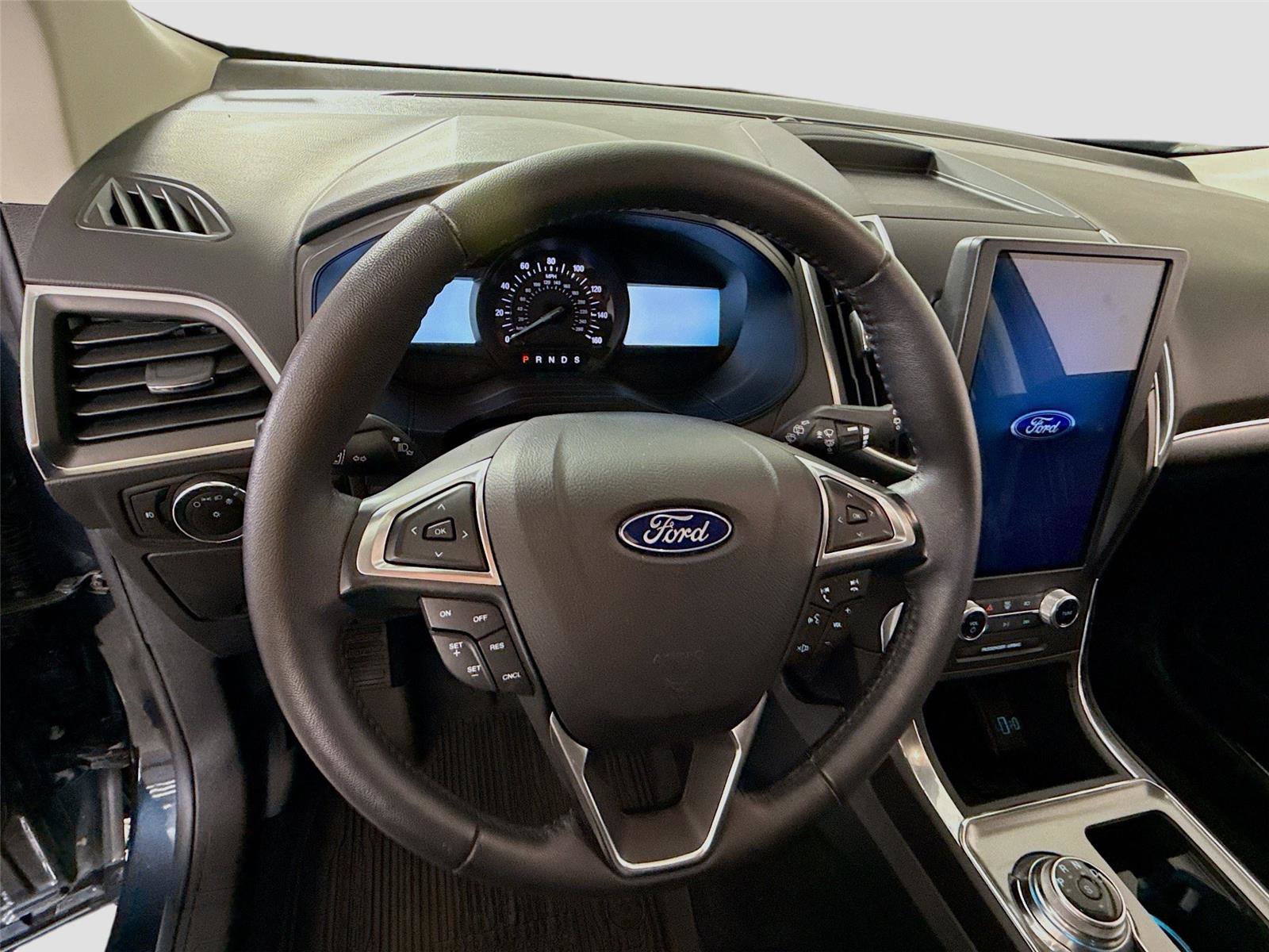 Used 2024 Ford Edge Titanium AWD/4WD image 5