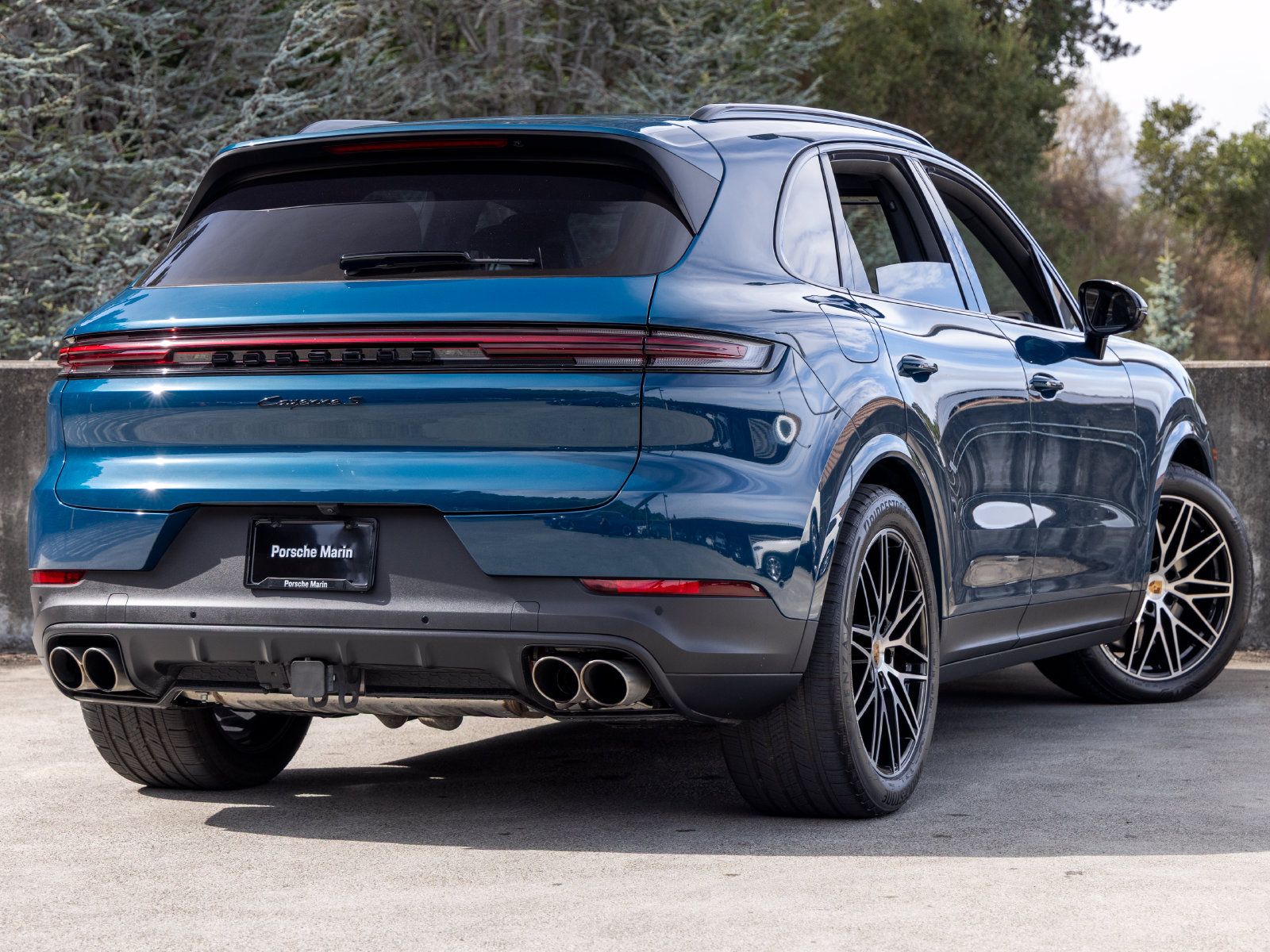 Certified 2025 Porsche Cayenne S AWD/4WD image 11