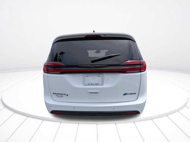 Used 2024 Chrysler Pacifica Limited FWD image 4