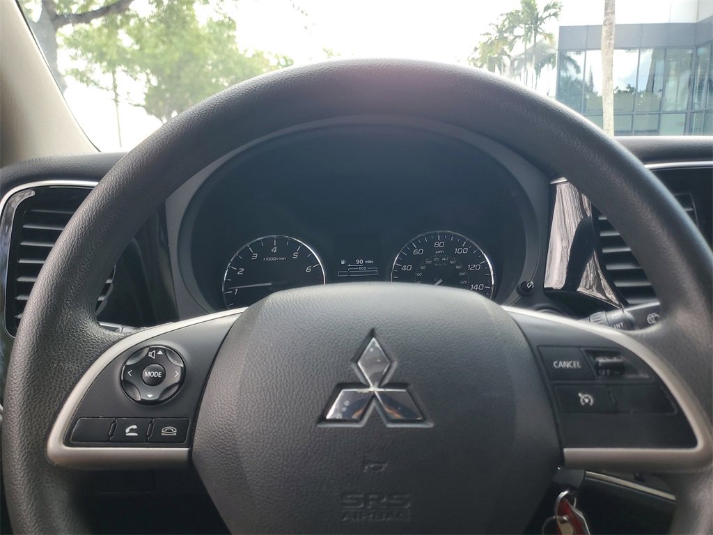 Used 2018 Mitsubishi Outlander ES image 19