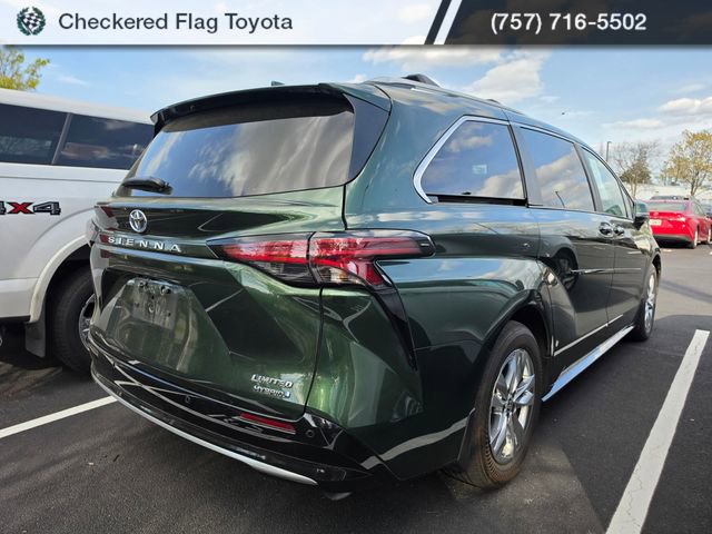 Used 2023 Toyota Sienna Limited image 6
