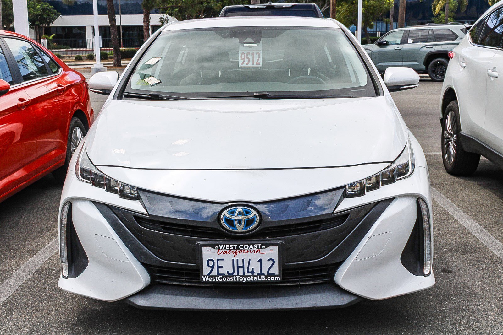 Used 2022 Toyota Prius Prime XLE FWD image 2