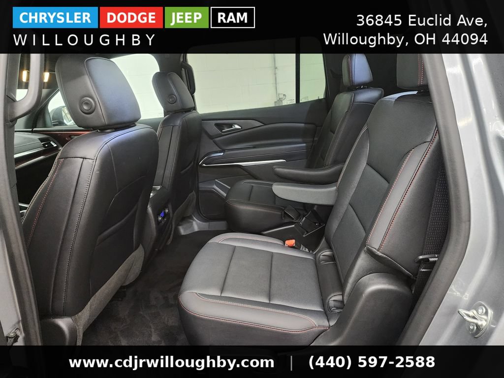 Used 2025 Chevrolet Traverse Z71 AWD/4WD image 27