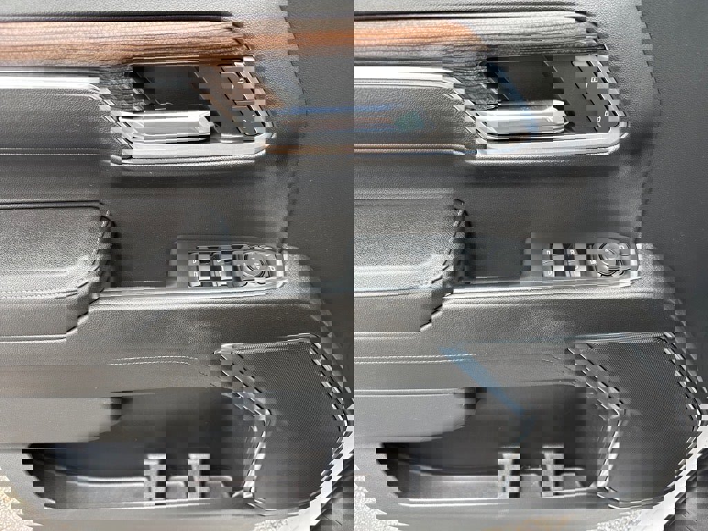 Used 2023 Chevrolet Silverado 1500 LT image 15