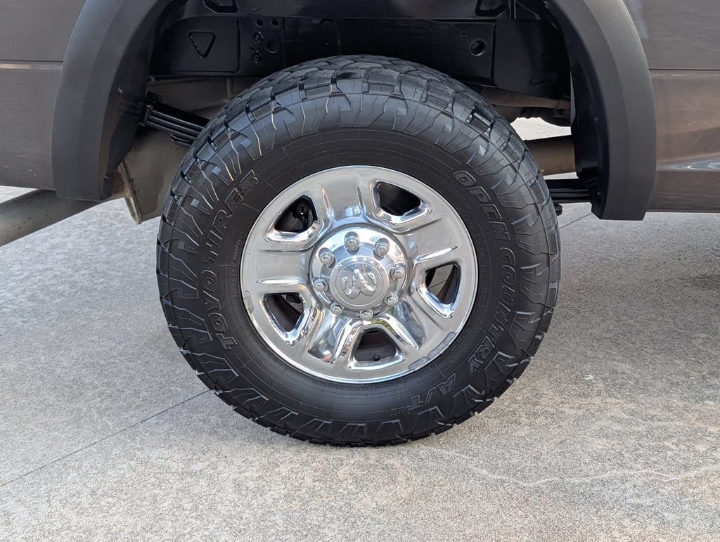 Used 2017 RAM 3500 Tradesman w/ Chrome Appearance Group AWD/4WD image 3