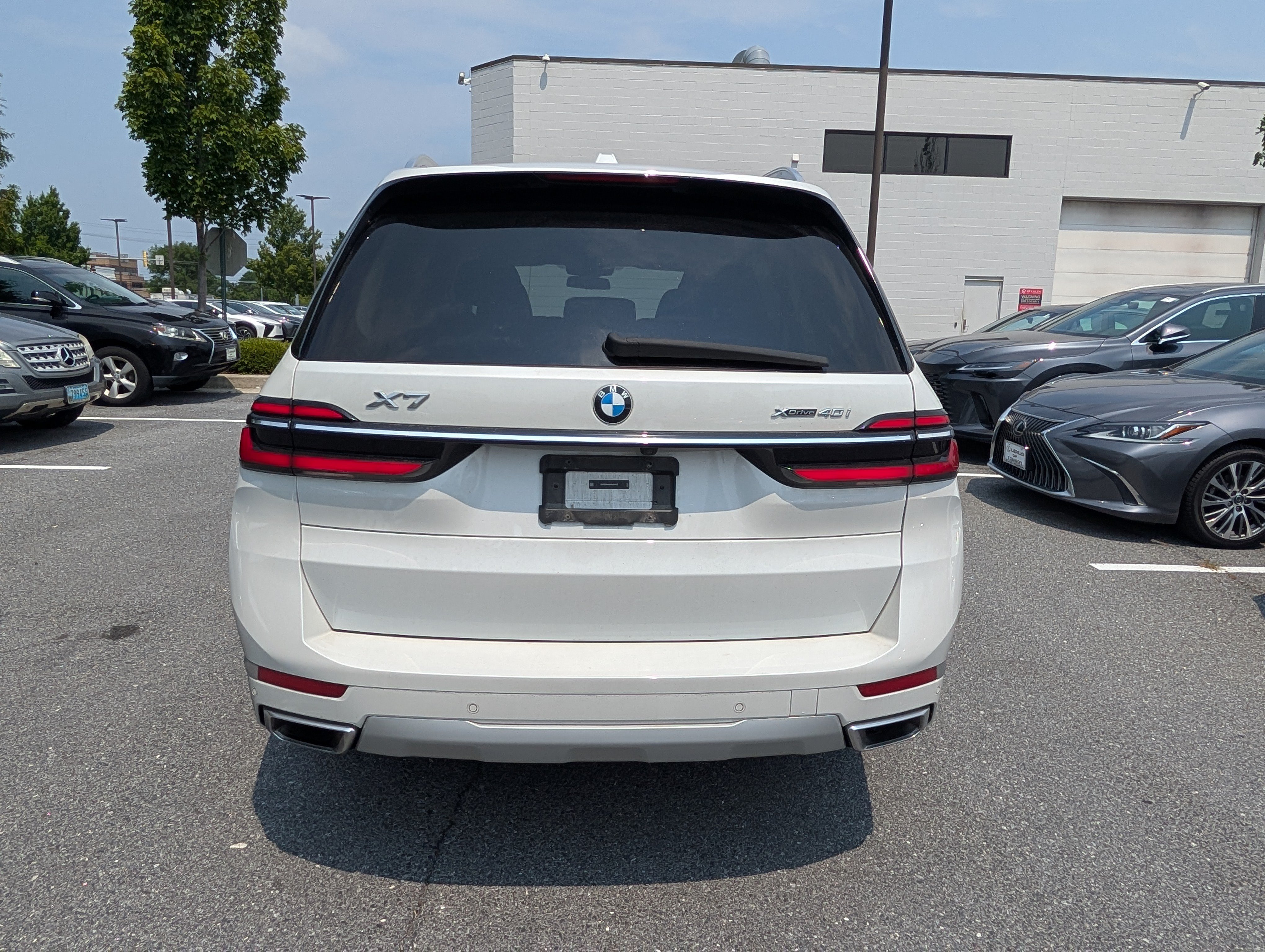 Used 2024 BMW X7 xDrive40i AWD/4WD image 4