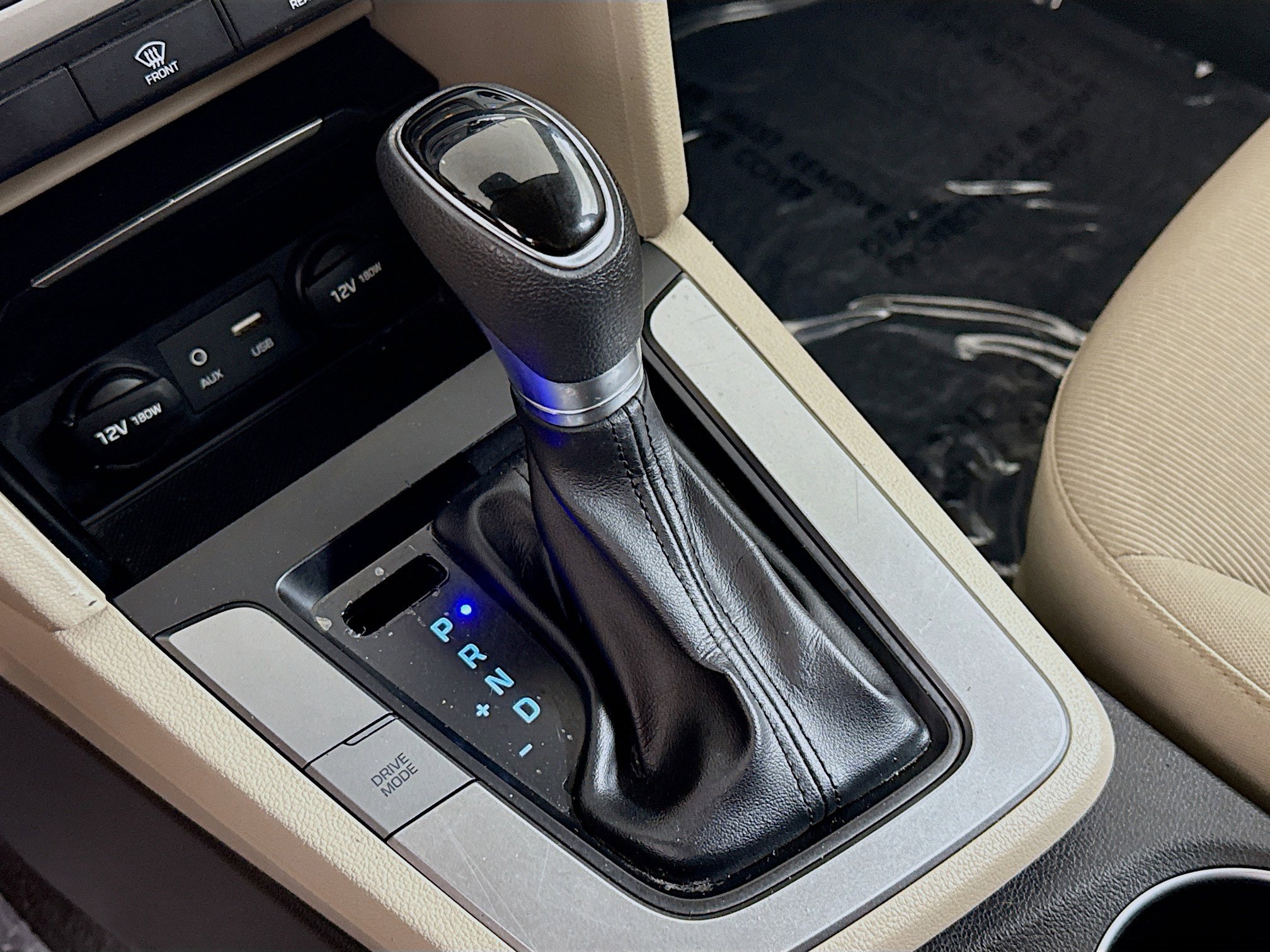 Used 2018 Hyundai Elantra SE w/ Winter Weather Package image 19