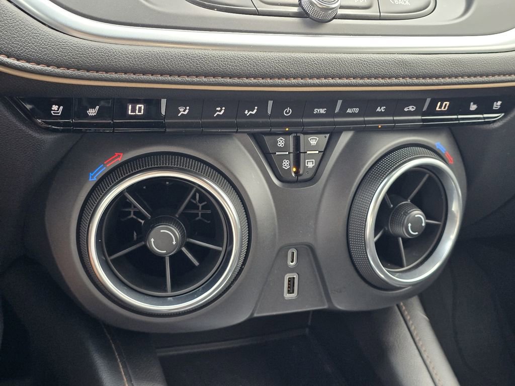 Used 2021 Chevrolet Blazer Premier FWD image 20