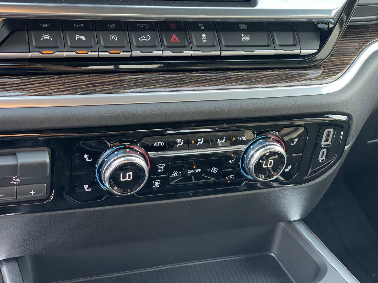 New 2026 GMC Sierra 1500 Elevation w/ Elevation Premium Package image 16