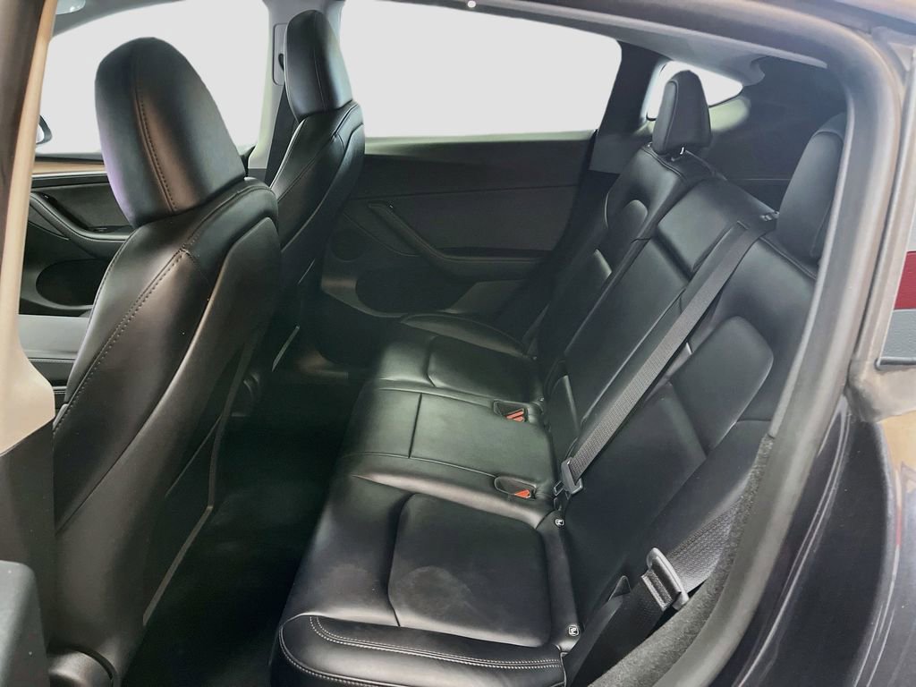 Used 2024 Tesla Model Y Long Range AWD/4WD image 24