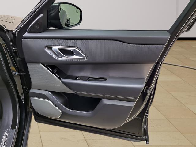 Used 2021 Land Rover Range Rover Velar R-Dynamic S image 28
