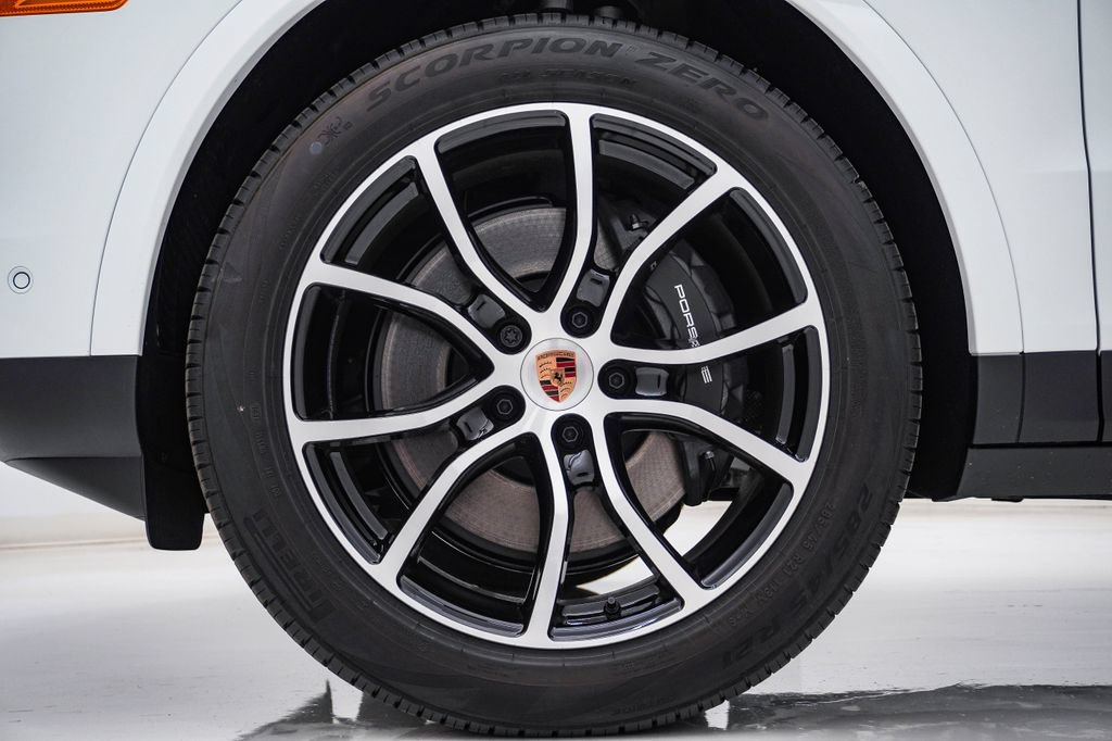 New 2026 Porsche Cayenne AWD/4WD image 13