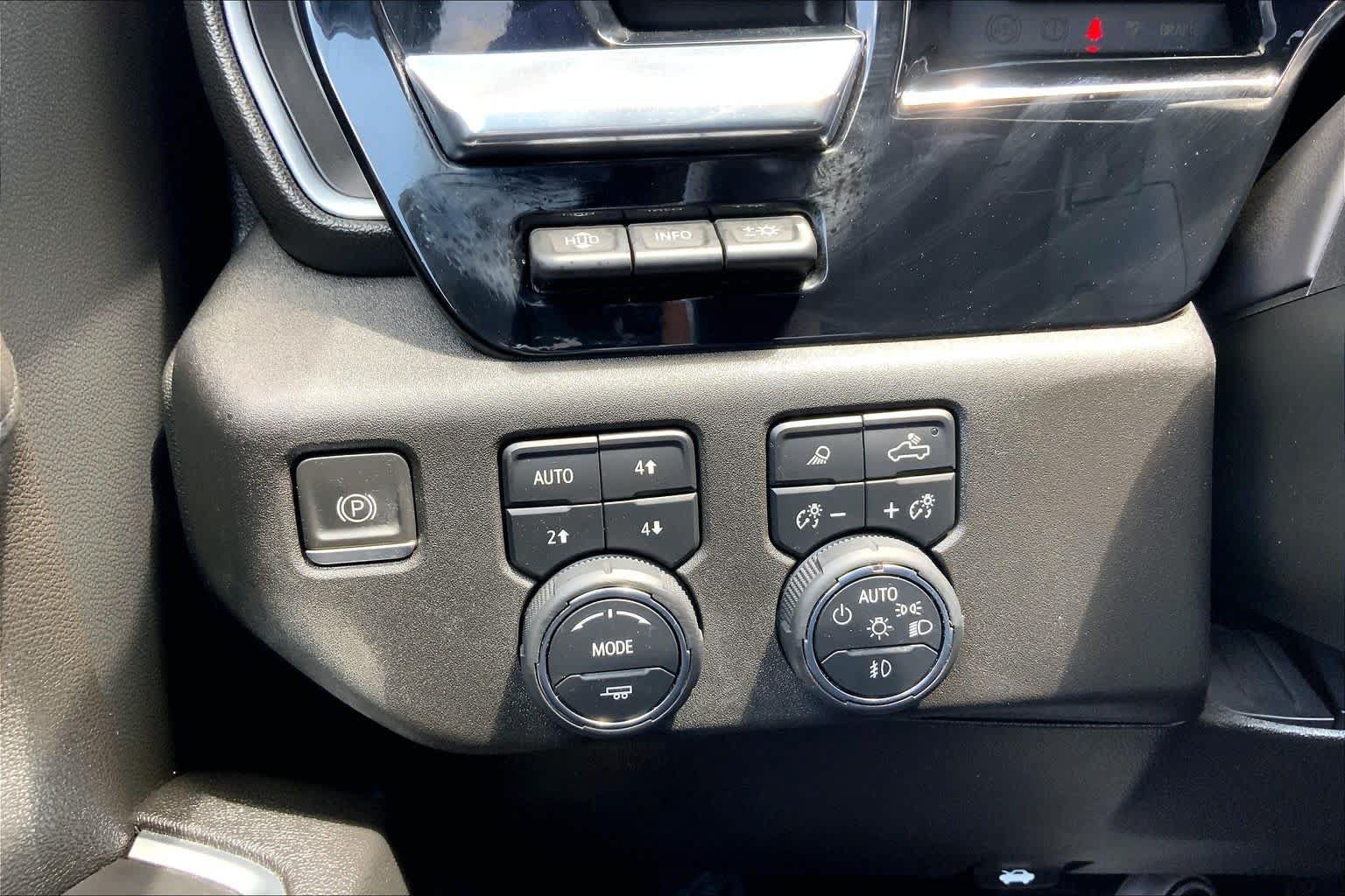 Certified 2023 Chevrolet Silverado 1500 High Country w/ High Country Premium Package AWD/4WD image 34