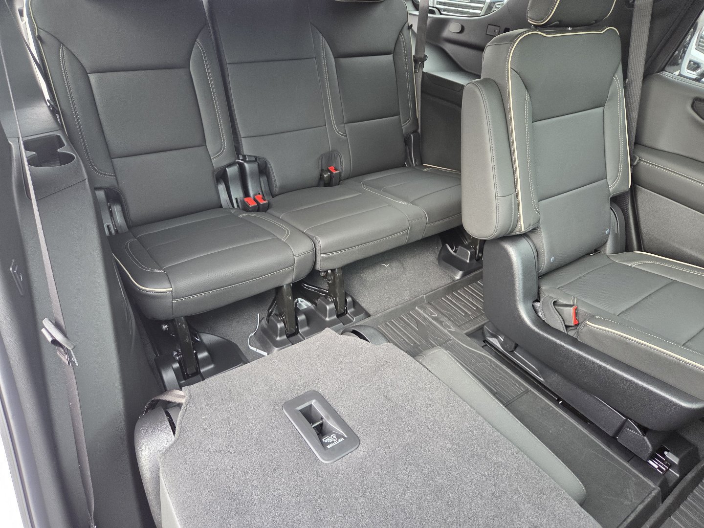 New 2027 GMC Yukon Elevation w/ Elevation Premium Package AWD/4WD image 25