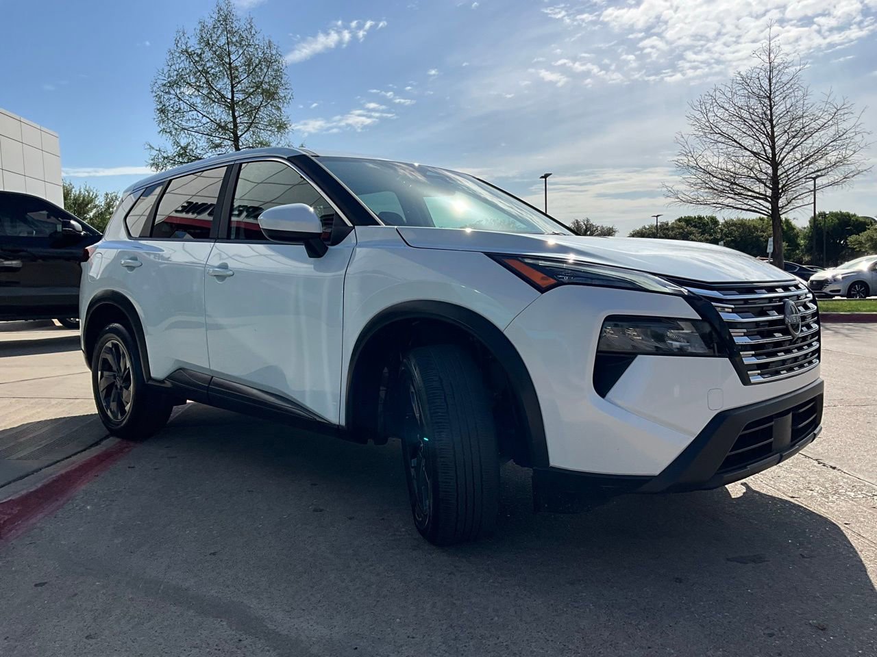 Used 2025 Nissan Rogue SV image 5