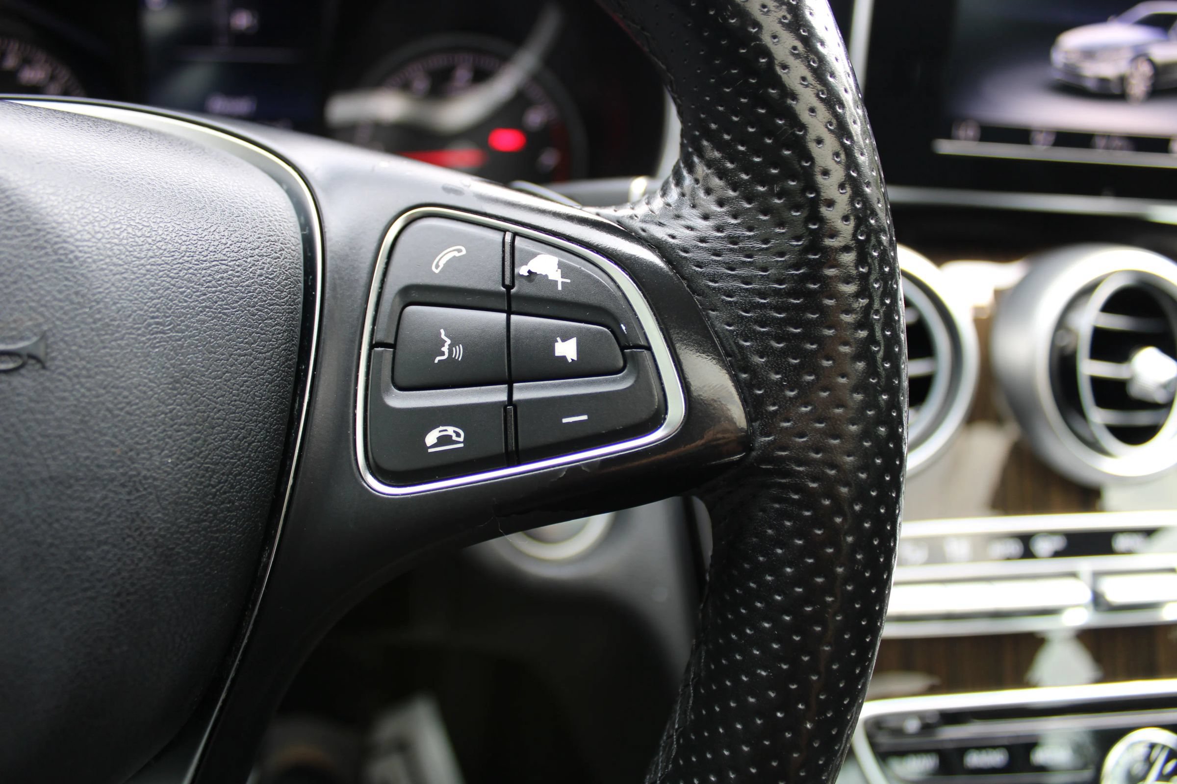 Used 2016 Mercedes-Benz C 300 Sedan w/ Premium 1 Package image 11