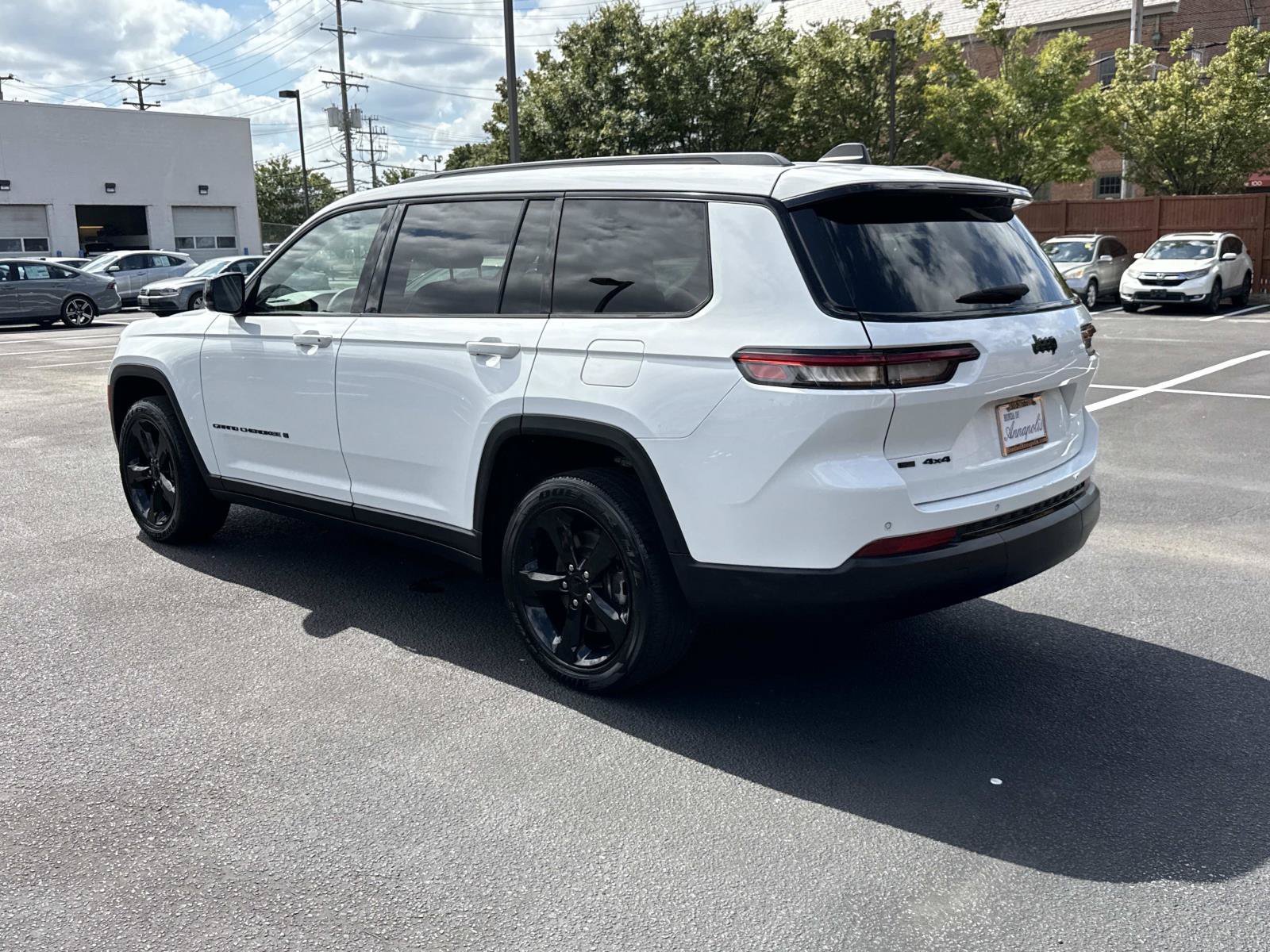 Used 2023 Jeep Grand Cherokee L Laredo AWD/4WD image 22