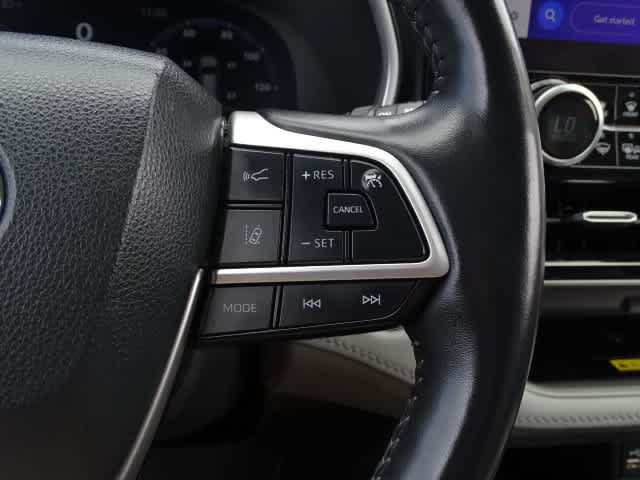 Used 2023 Toyota Highlander Limited FWD image 36