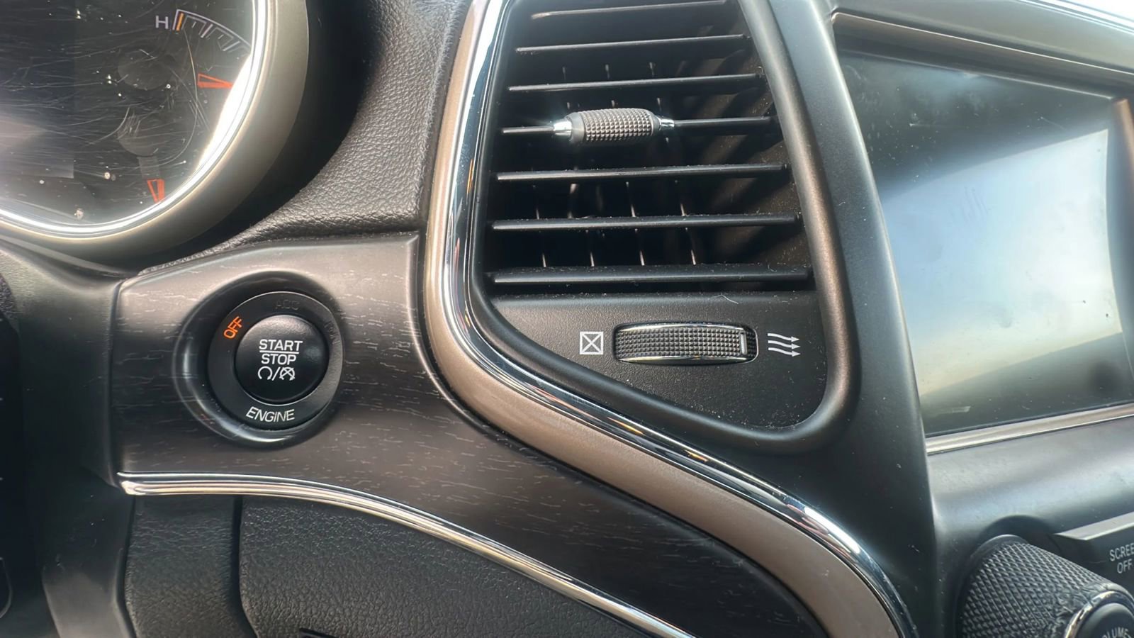 Used 2014 Jeep Grand Cherokee Limited AWD/4WD image 20