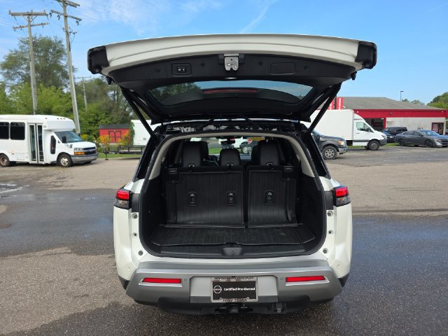 Certified 2024 Nissan Pathfinder SL w/ SL Premium Package AWD/4WD image 26
