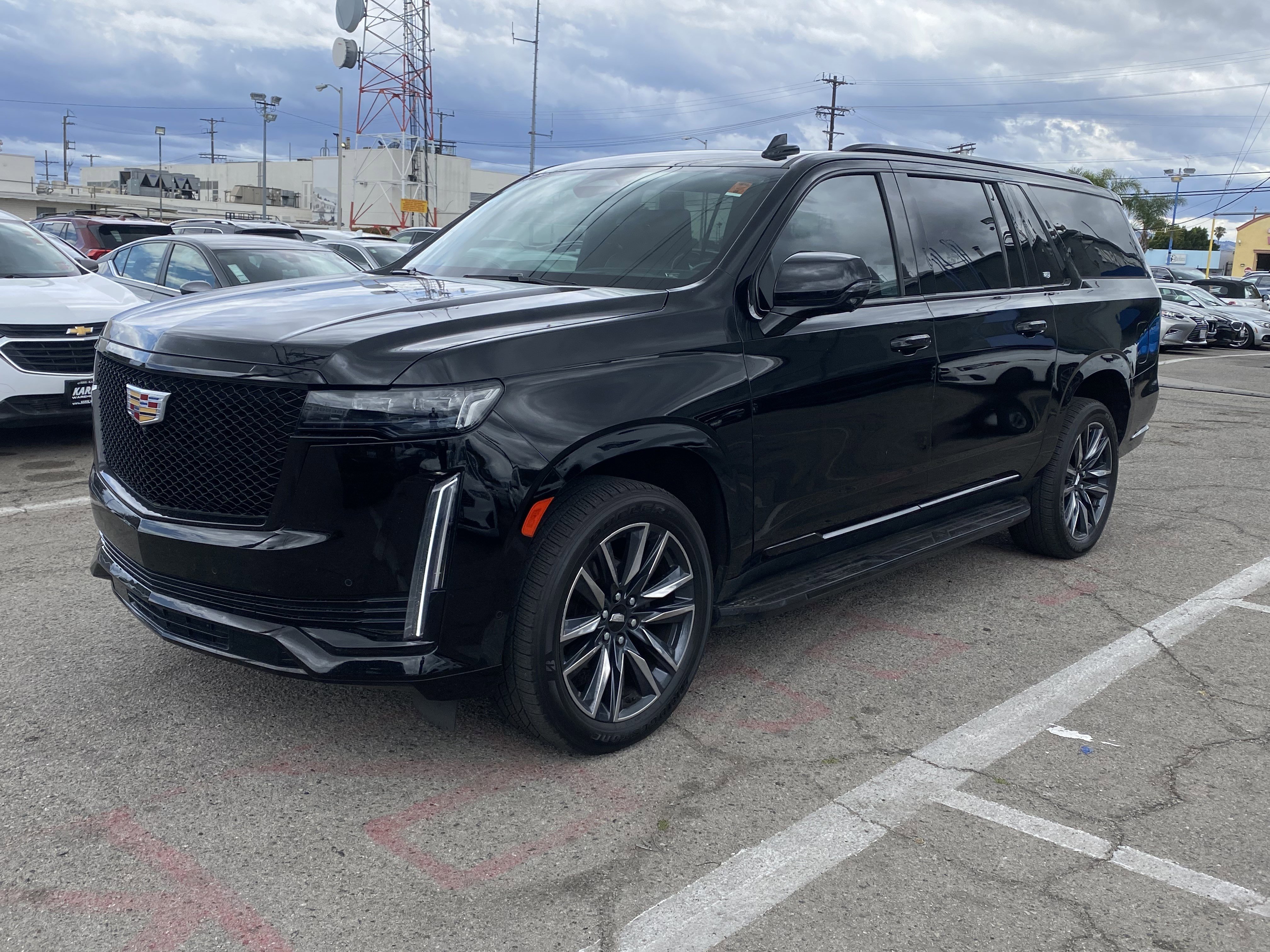 Used 2021 Cadillac Escalade ESV Sport AWD/4WD image 2