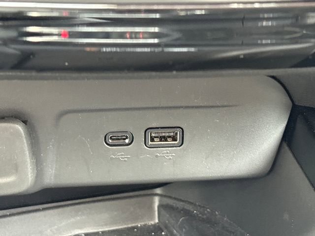 Used 2024 Chevrolet Trax RS w/ Sunroof Package FWD image 19