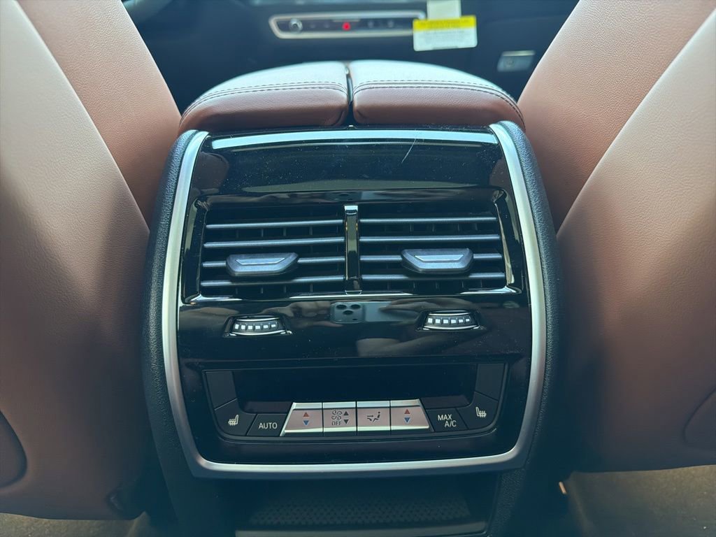 New 2027 BMW X7 M60i AWD/4WD image 17
