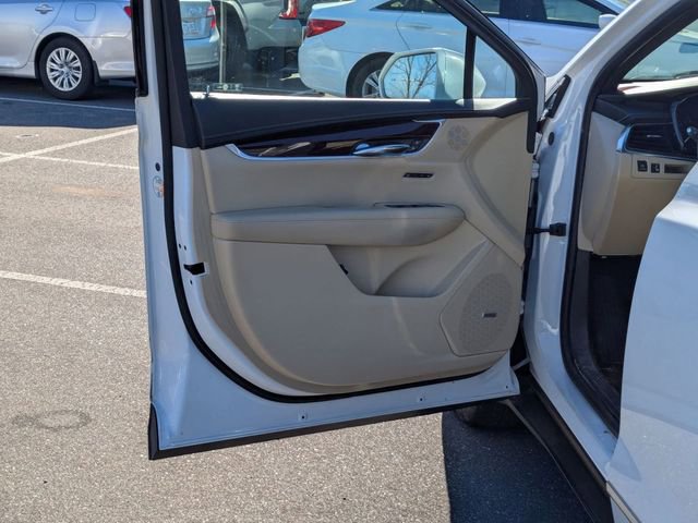 Used 2017 Cadillac XT5 Luxury w/ Driver Awareness Package image 20