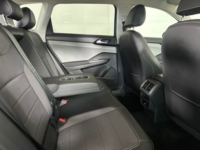 Used 2022 Volkswagen Taos SE image 25