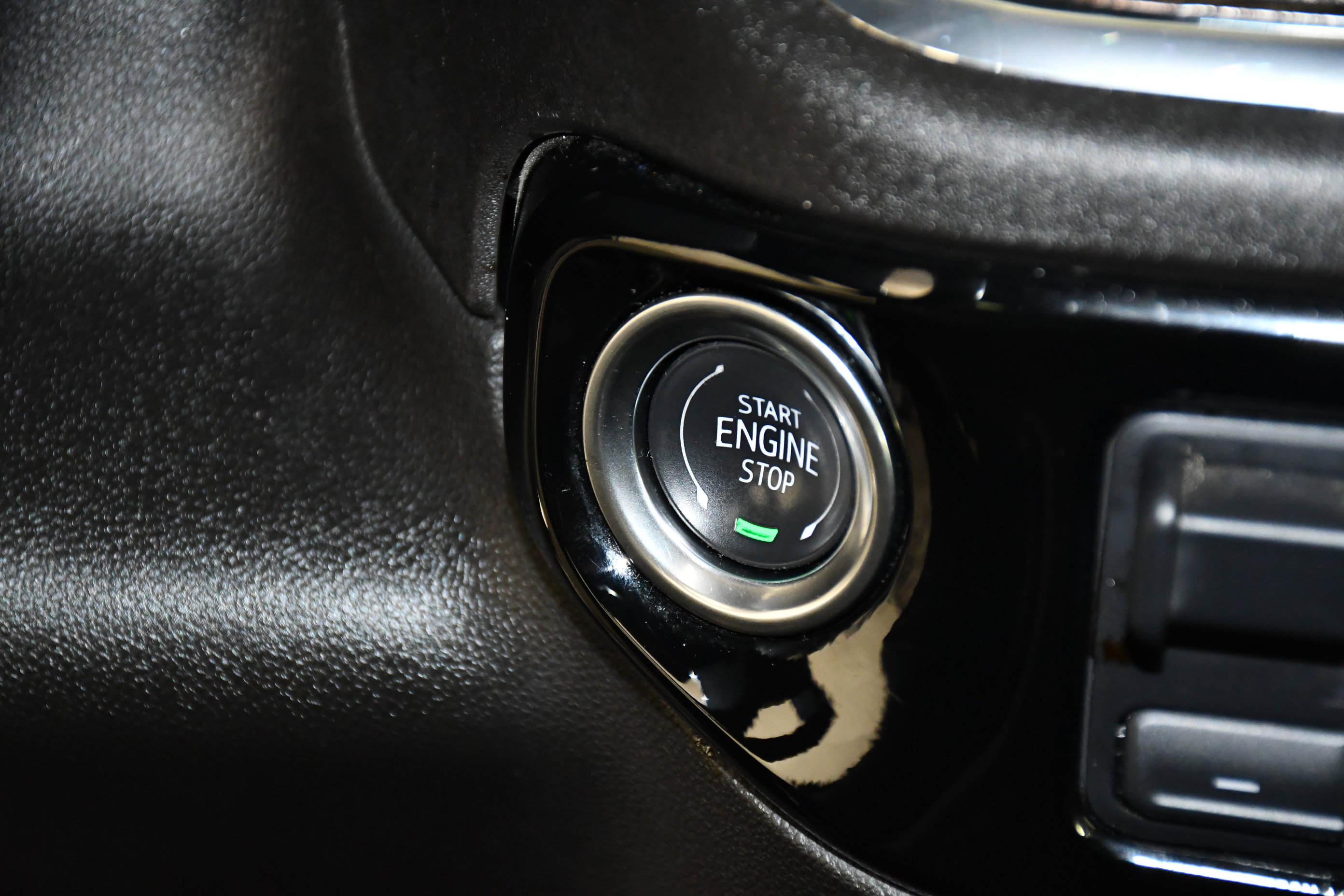 Used 2025 Chevrolet Silverado 1500 LT image 26