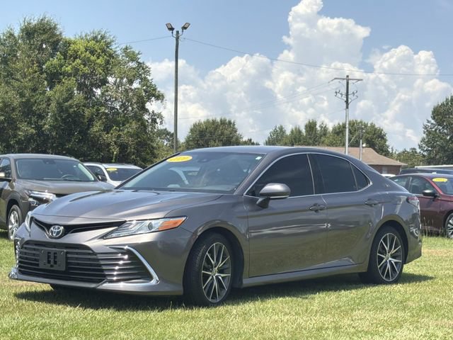 Used 2021 Toyota Camry XLE w/ Carpet Mat Package (TMS) AWD/4WD image 11