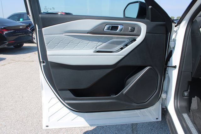 Used 2025 Ford Explorer Platinum w/ Ultimate Package AWD/4WD image 10