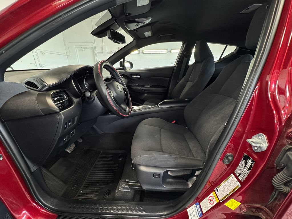 Used 2018 Toyota C-HR XLE FWD image 12