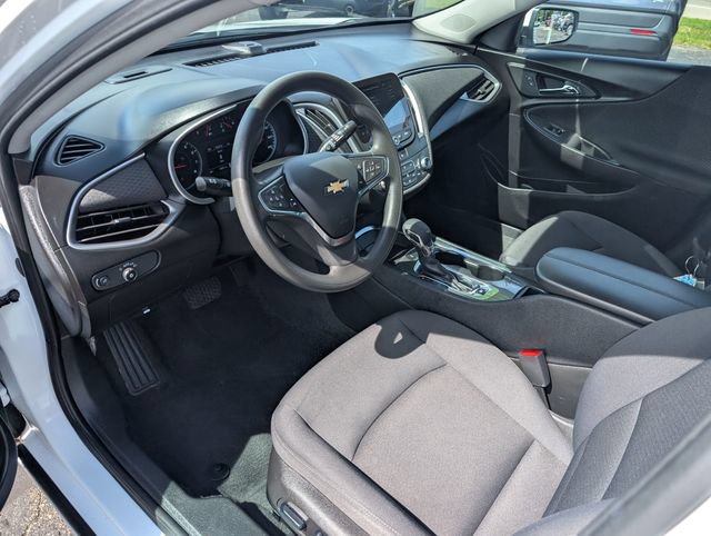 Used 2025 Chevrolet Malibu LT FWD image 14