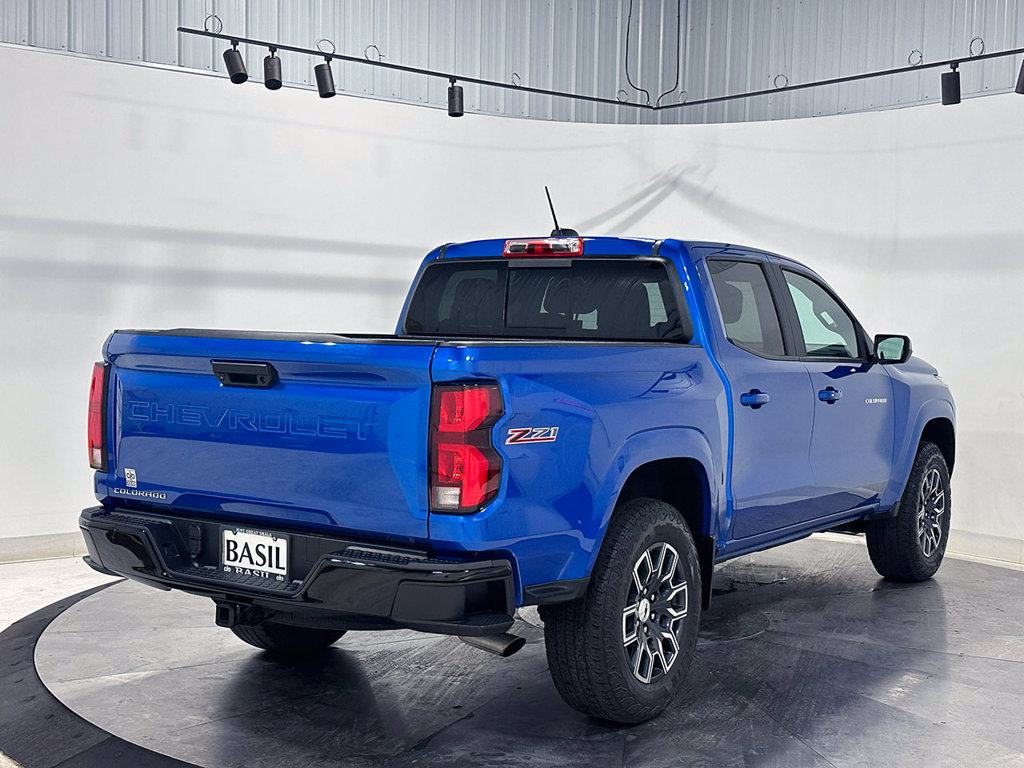 Used 2024 Chevrolet Colorado Z71 w/ Z71 Convenience Package 2 AWD/4WD image 11