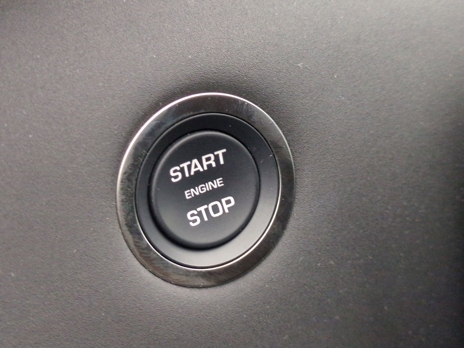 Used 2025 Land Rover Range Rover Evoque S image 23