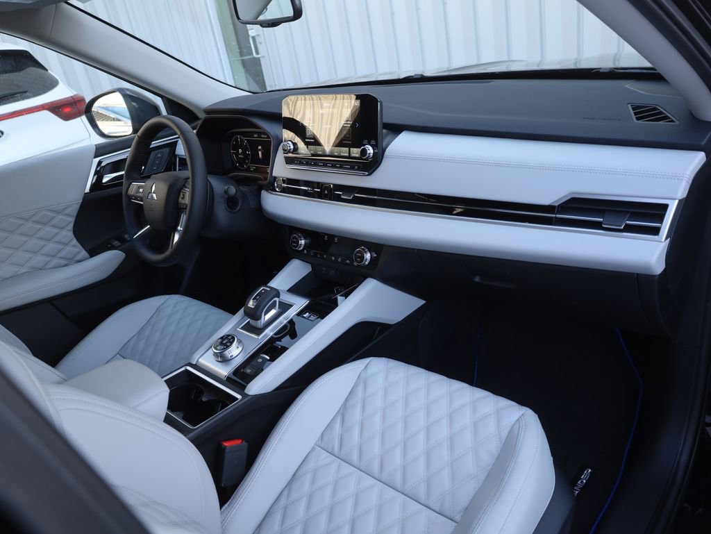 New 2025 Mitsubishi Outlander SEL image 20