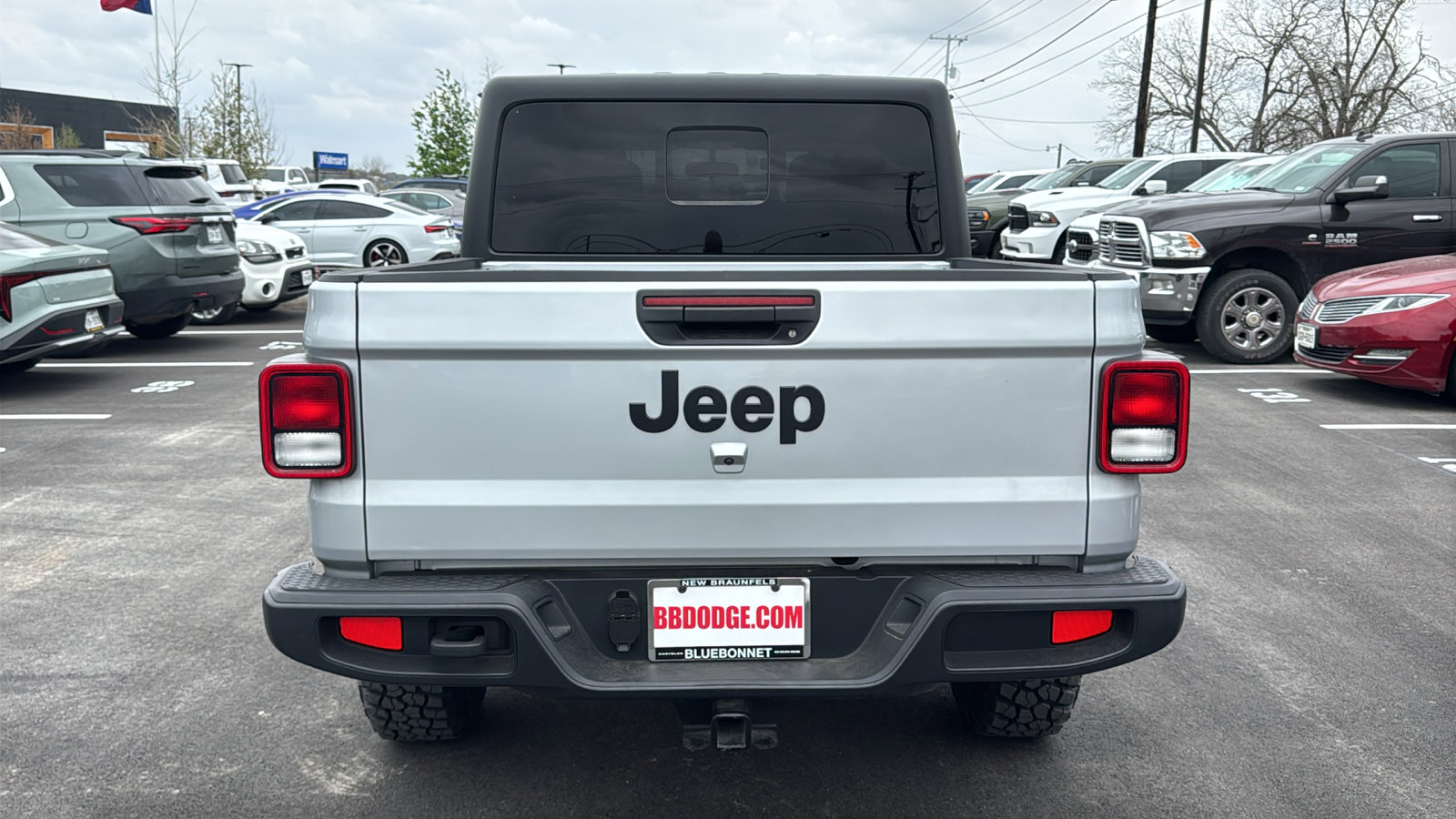 Used 2023 Jeep Gladiator Willys image 6