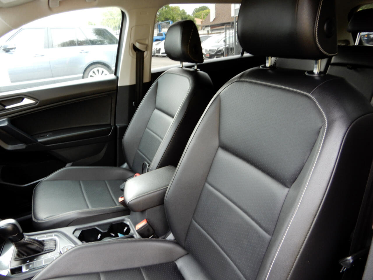 Used 2021 Volkswagen Tiguan SE image 14
