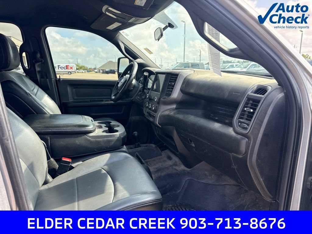 Used 2024 RAM 3500 Tradesman w/ Chrome Appearance Group AWD/4WD image 17